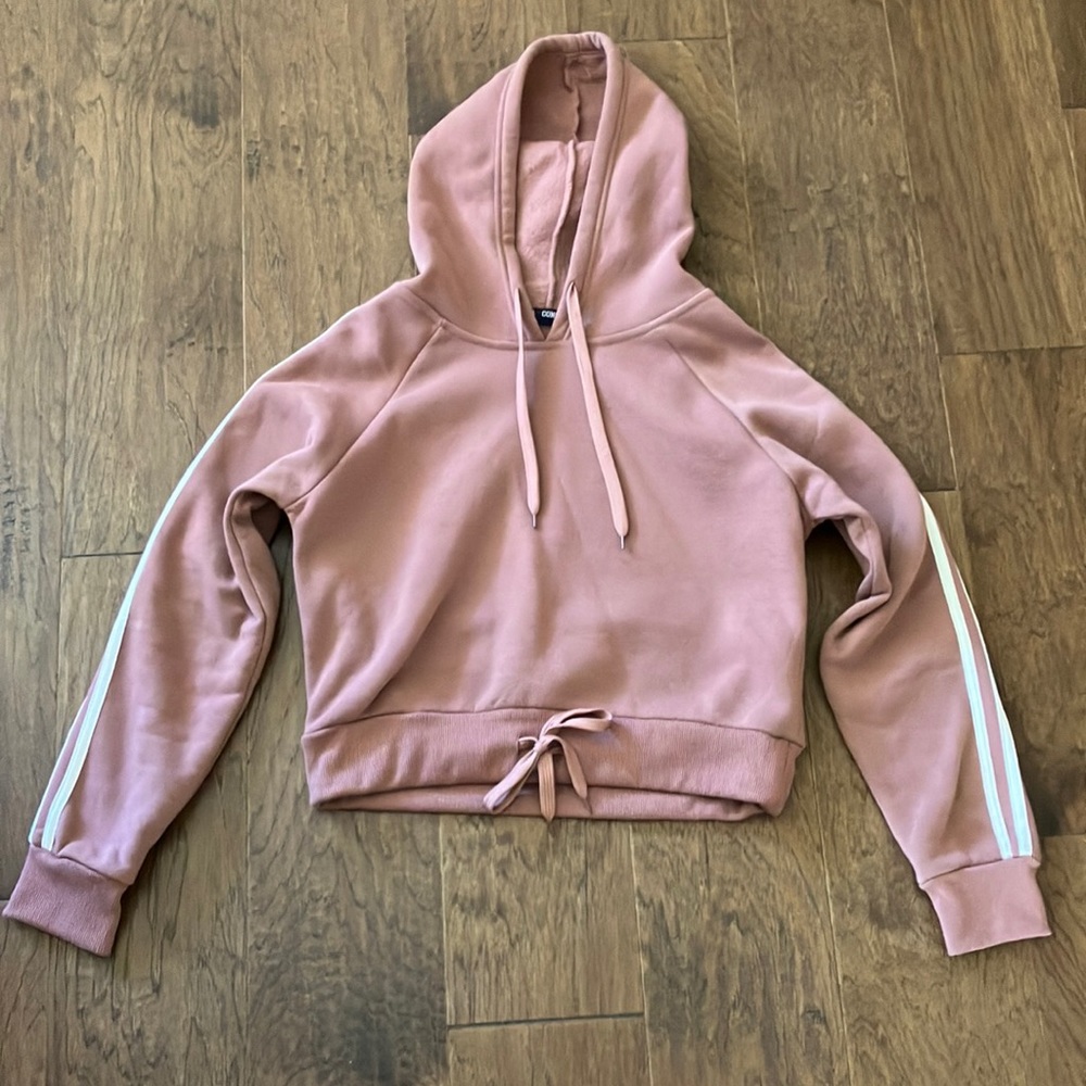 Pink cropped adjustable crop top (sweater)